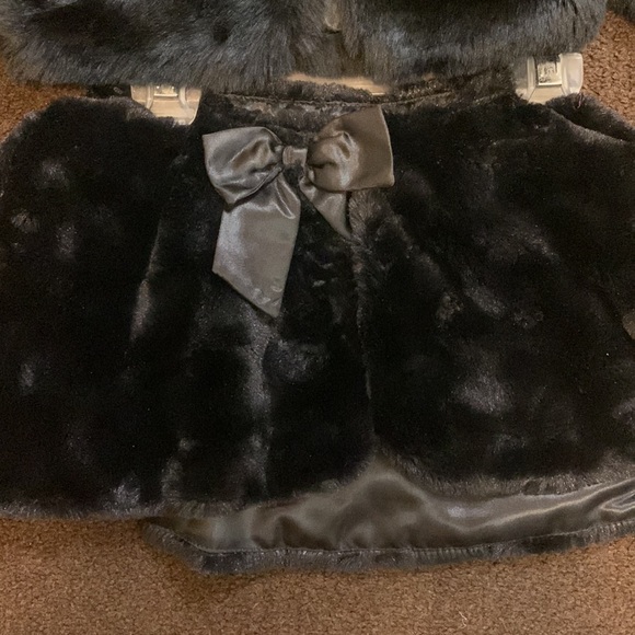 NWOT Infant FUR 2-piece set! - Picture 3 of 5